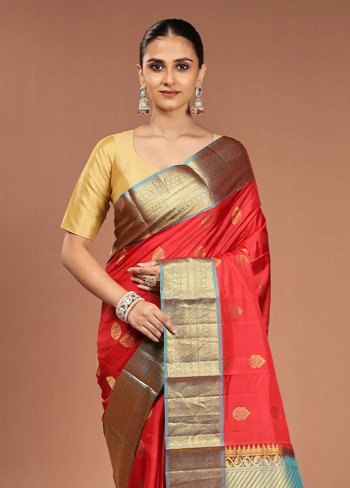 Red Handloom Kanjivaram Pure Silk Saree With Blouse Piece