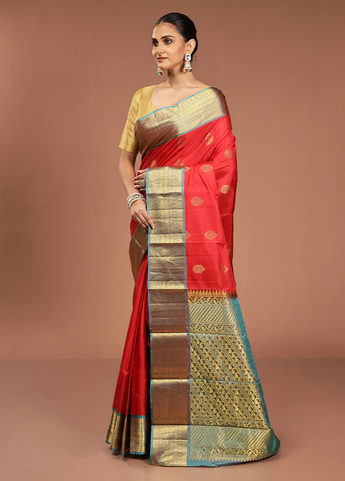 Red Handloom Kanjivaram Pure Silk Saree With Blouse Piece - Image 4