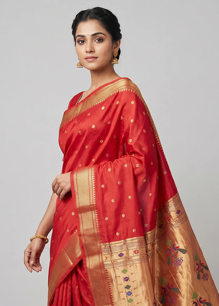 Red Handloom Kanjivaram Pure Silk Saree With Blouse Piece - Image 2