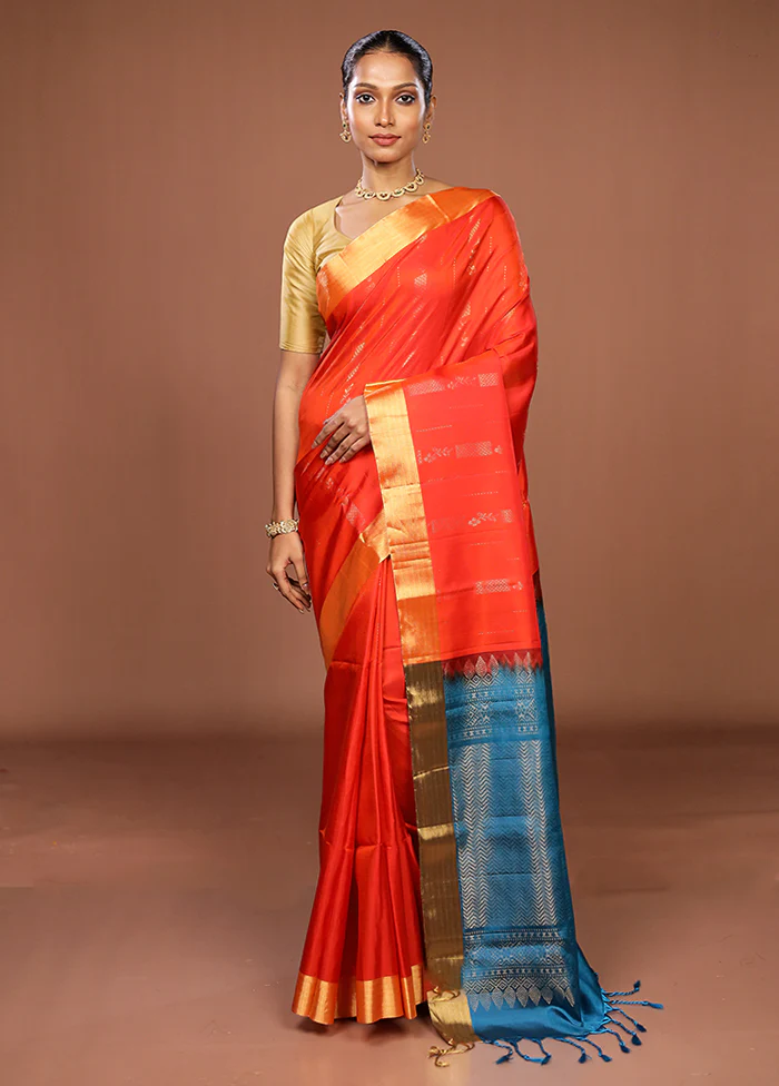 Red Handloom Kanjivaram Pure Silk Saree With Blouse Piece - Image 2