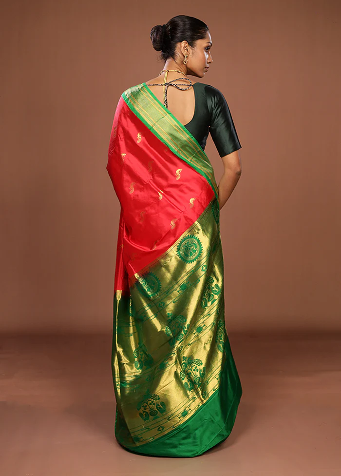 Red Handloom Kanjivaram Pure Silk Saree With Blouse Piece - Image 3