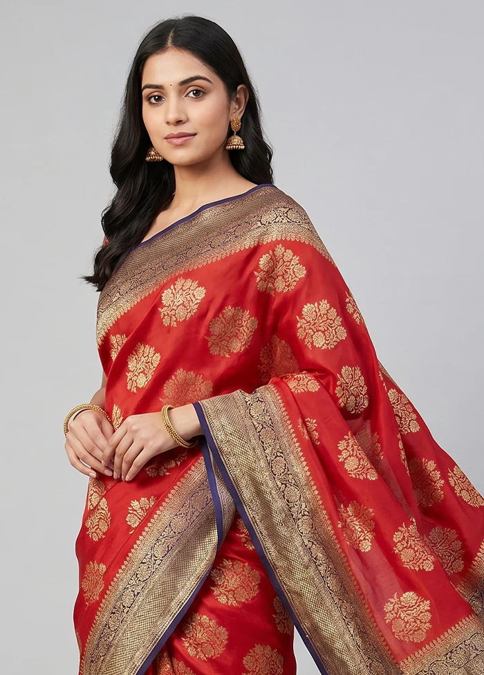 Red Handloom Pure Georgette Saree With Blouse Piece - Image 2