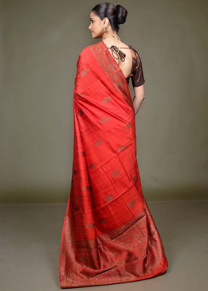 Red Handloom Tussar Pure Silk Saree With Blouse Piece - Image 3