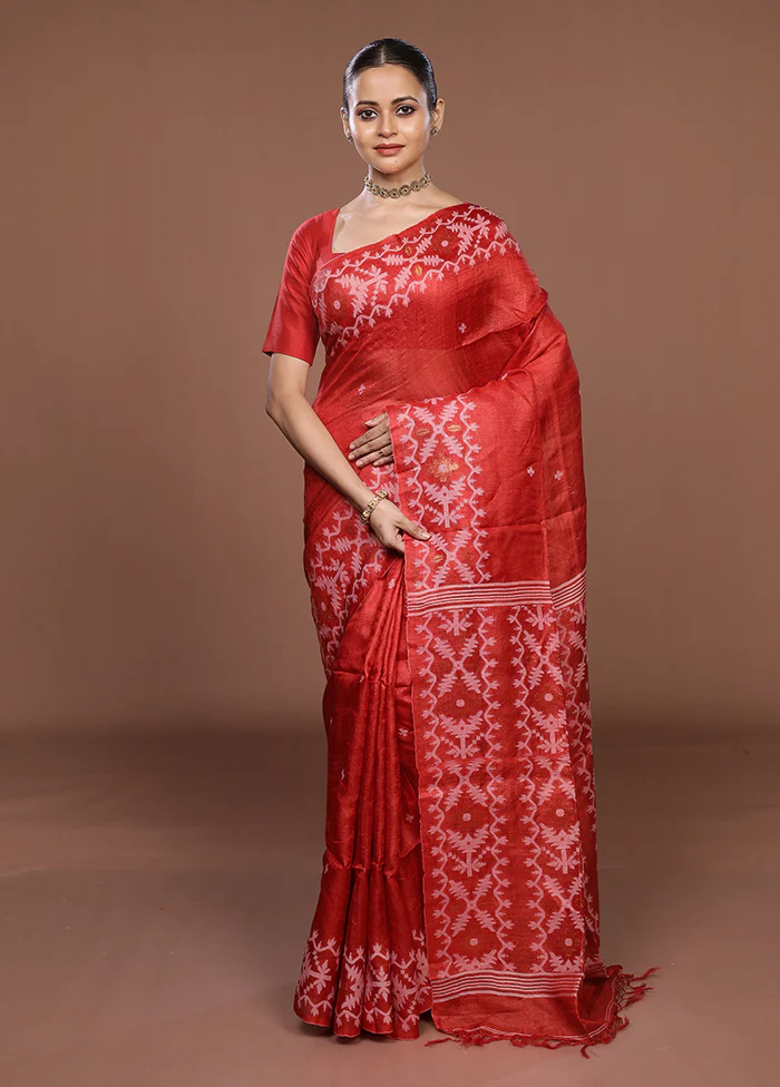 Red Handloom Tussar Pure Silk Saree With Blouse Piece - Image 2