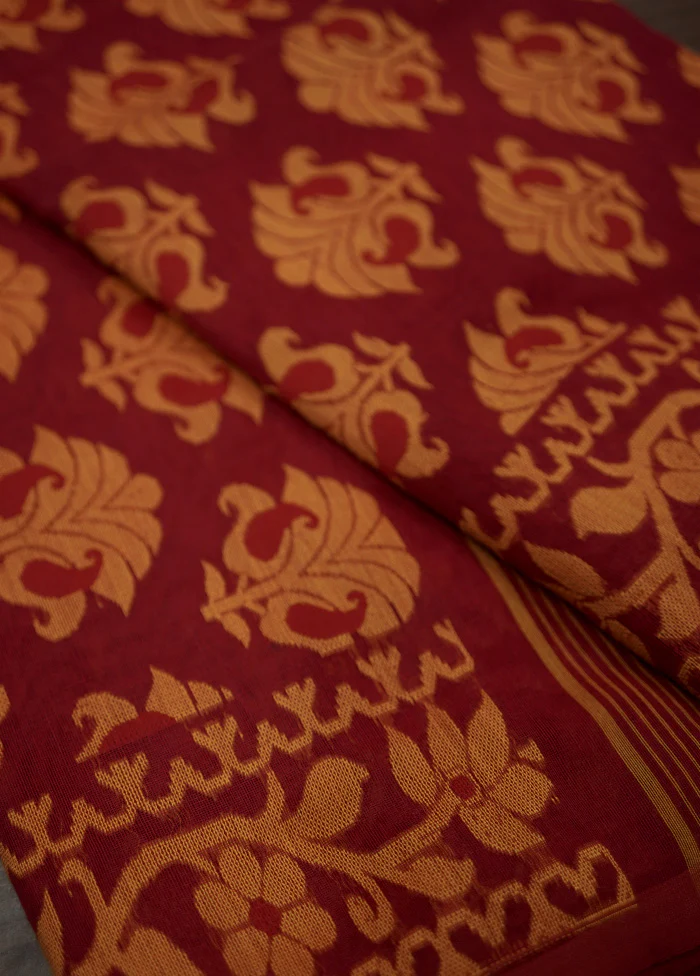 Red Tant Jamdani Saree Without Blouse Piece - Image 2