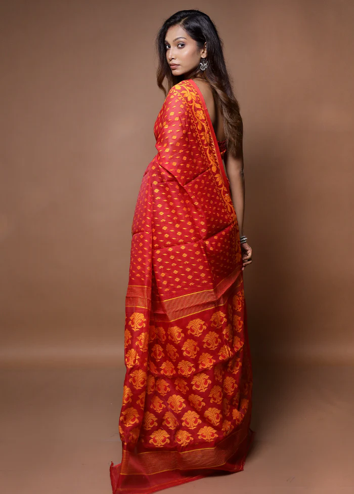 Red Tant Jamdani Saree Without Blouse Piece - Image 4