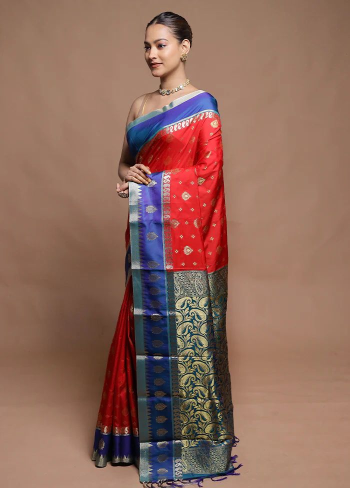 Red Kanjivaram Silk Saree With Blouse Piece - Image 3
