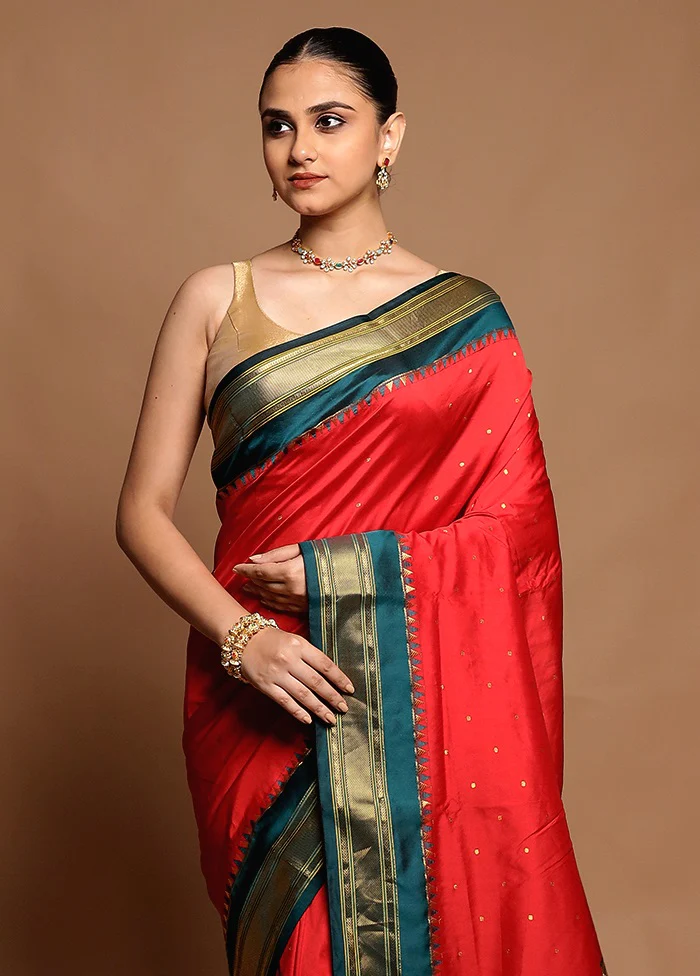 Red Kanjivaram Silk Saree With Blouse Piece - Image 2