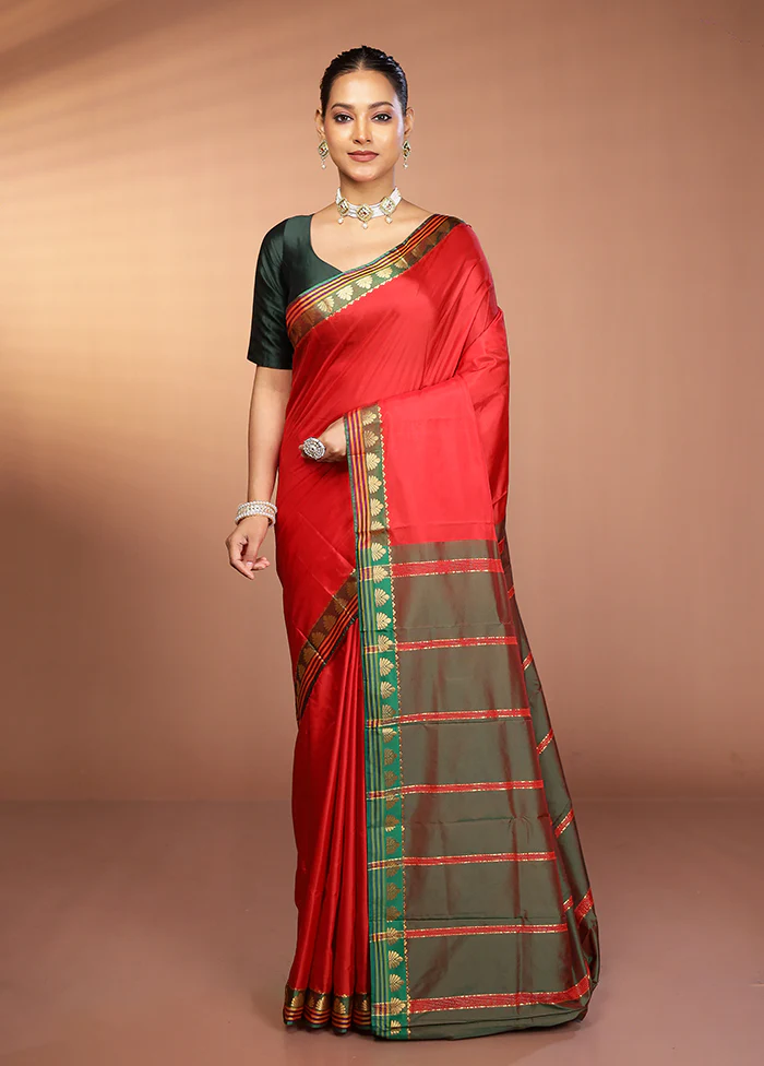 Red Kanjivaram Silk Saree With Blouse Piece - Image 2