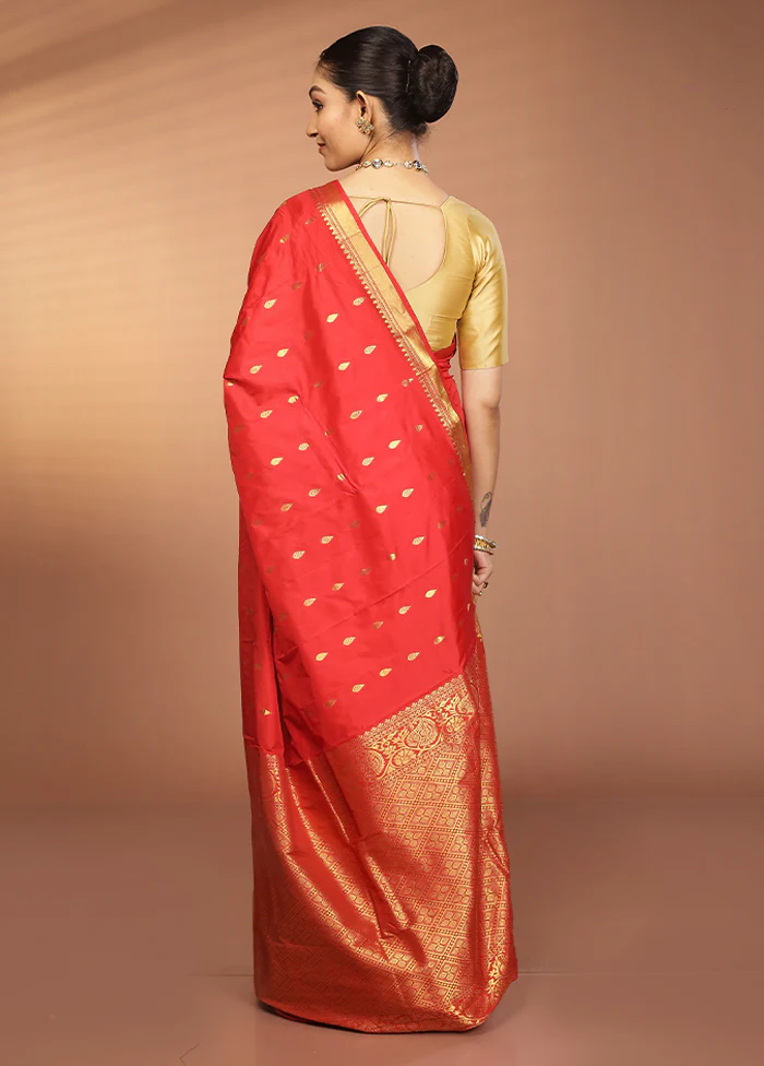 Red Kanjivaram Silk Saree With Blouse Piece - Image 3