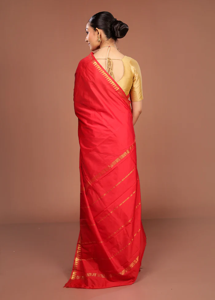 Red Kanjivaram Silk Saree With Blouse Piece - Image 3