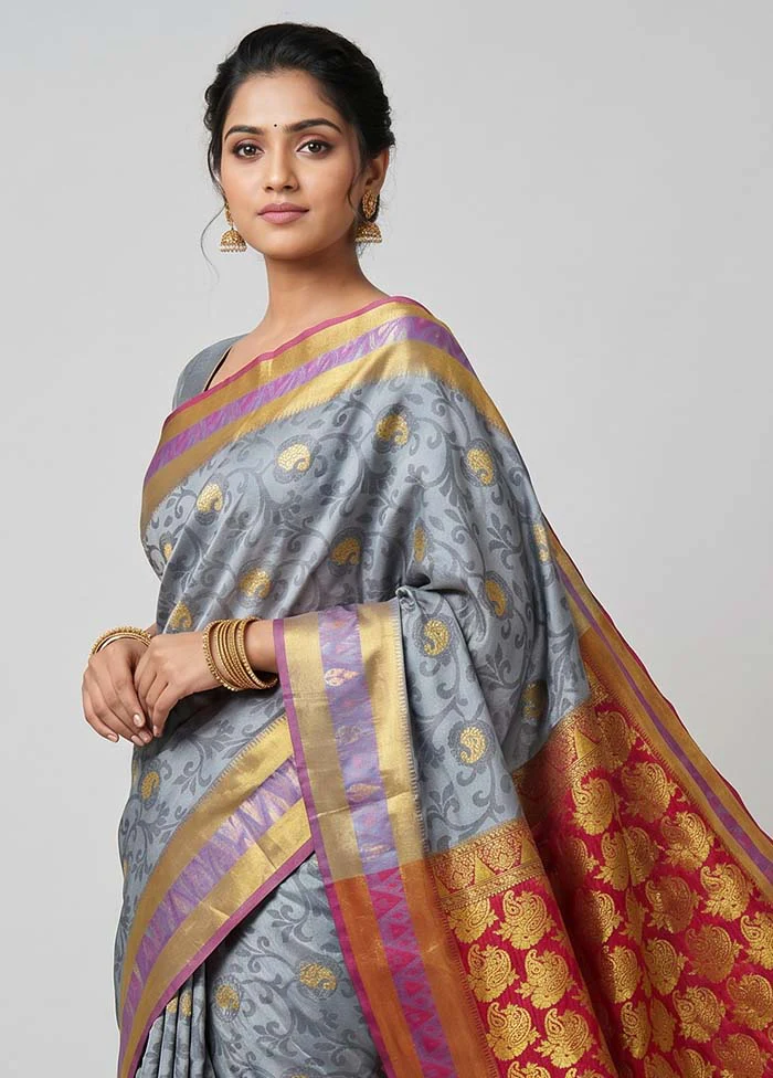 Red Kanjivaram Silk Saree With Blouse Piece - Image 2