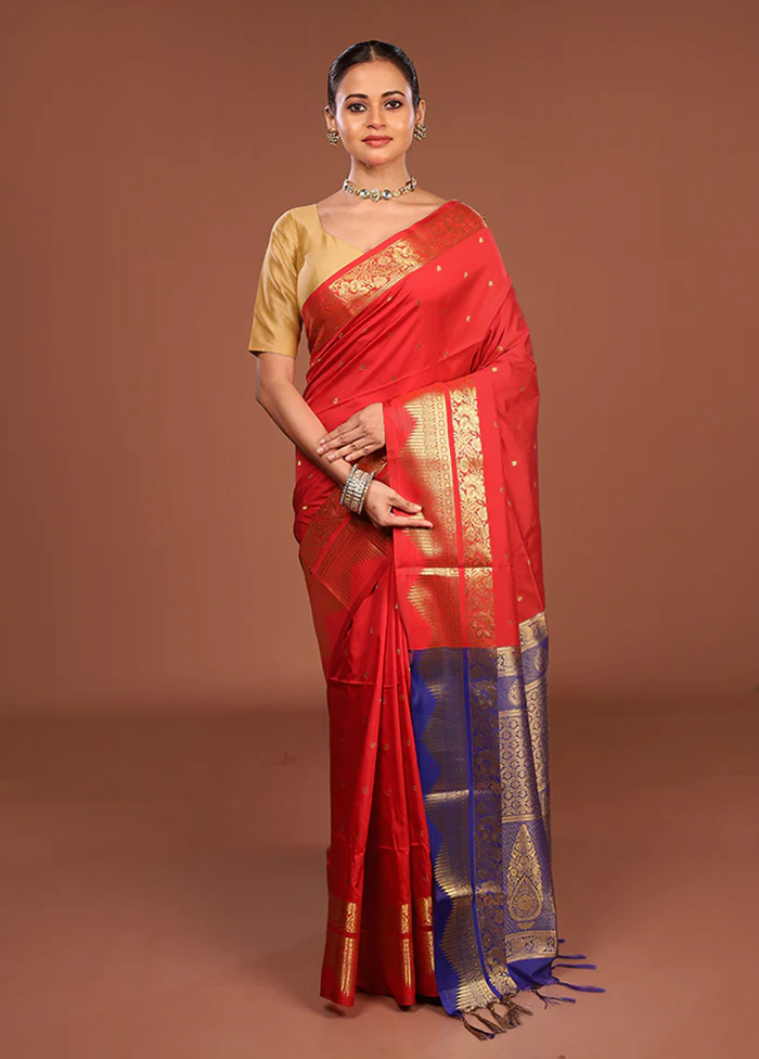 Red Kanjivaram Silk Saree With Blouse Piece - Image 2