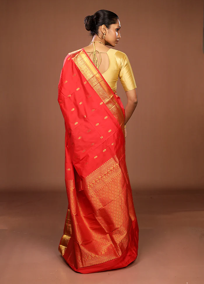 Red Kanjivaram Silk Saree With Blouse Piece - Image 3