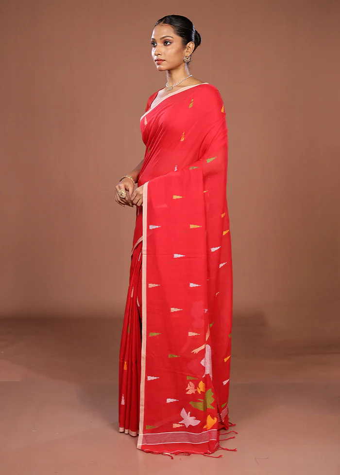 Red Matka Silk Saree With Blouse Piece - Image 4