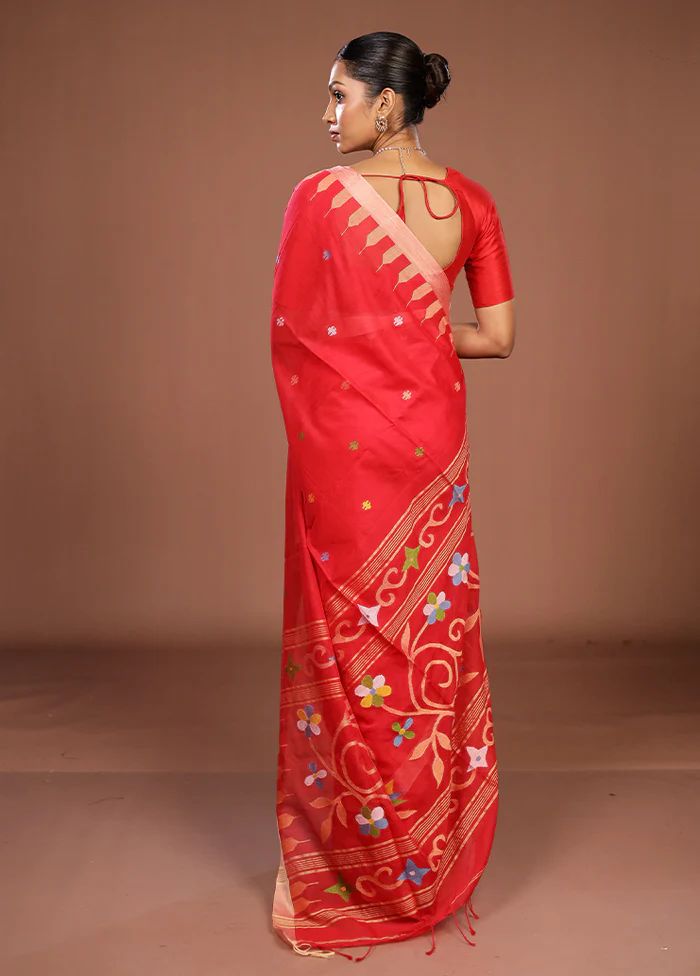 Red Matka Silk Saree With Blouse Piece - Image 3