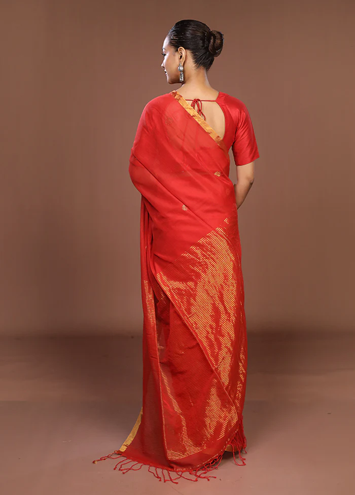 Red Matka Silk Saree With Blouse Piece - Image 3