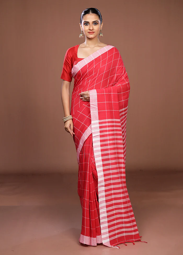 Red Matka Silk Saree With Blouse Piece - Image 2