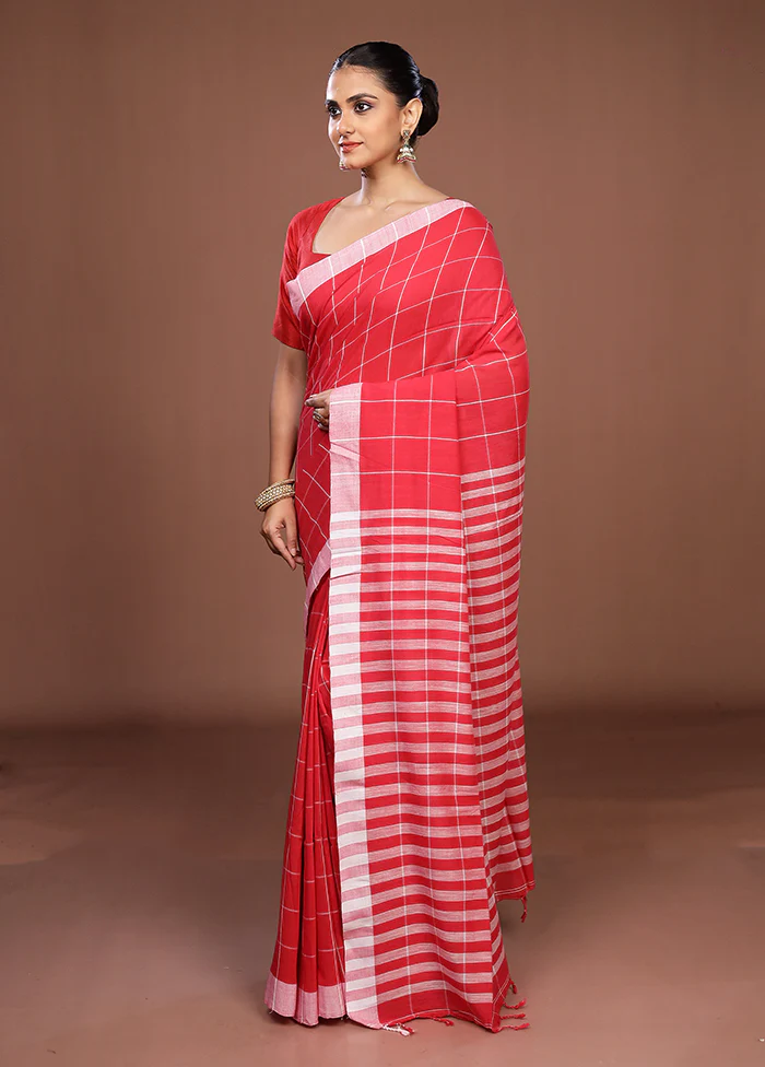 Red Matka Silk Saree With Blouse Piece - Image 4
