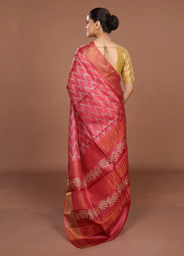 Red Tussar Silk Saree With Blouse Piece - Image 3