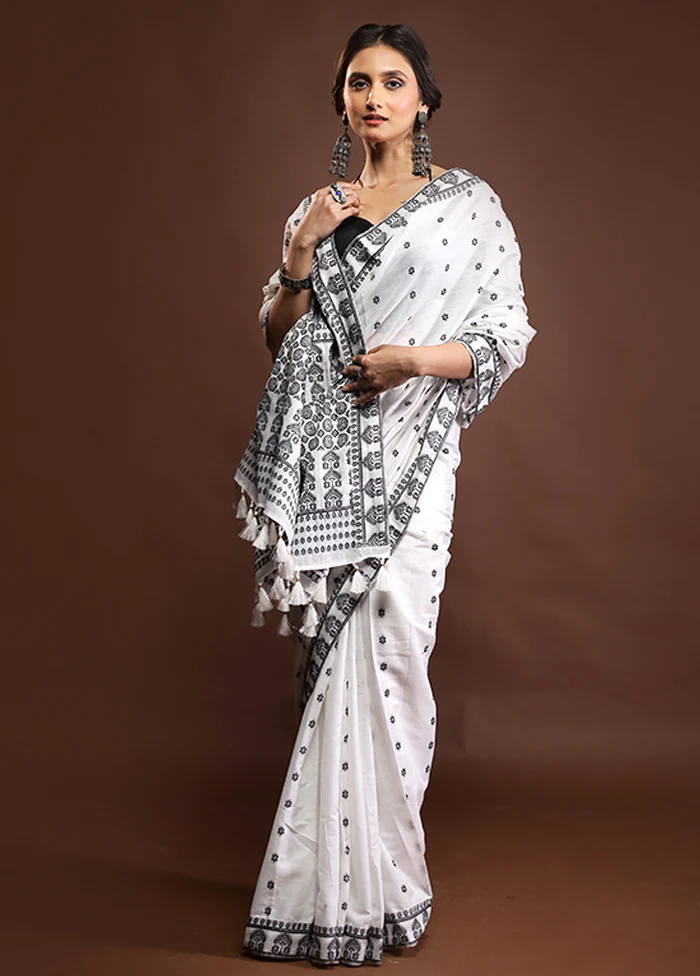 White Assam Silk Saree With Blouse Piece - Image 2