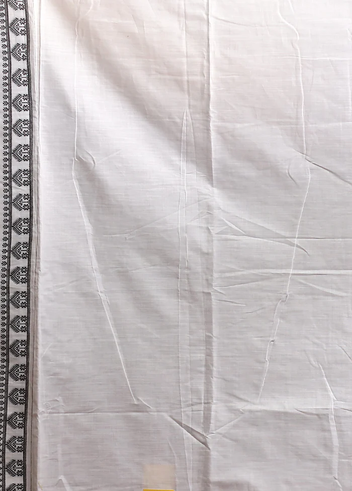 White Assam Silk Saree With Blouse Piece - Image 5