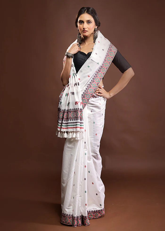 White Assam Silk Saree With Blouse Piece - Image 2