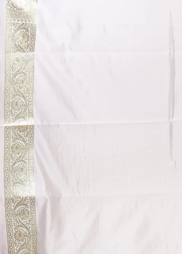 White Banarasi Silk Saree With Blouse Piece - Image 5