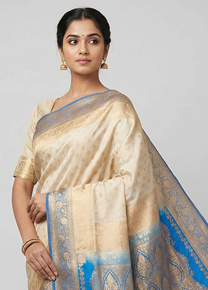 White Banarasi Silk Saree With Blouse Piece - Image 2