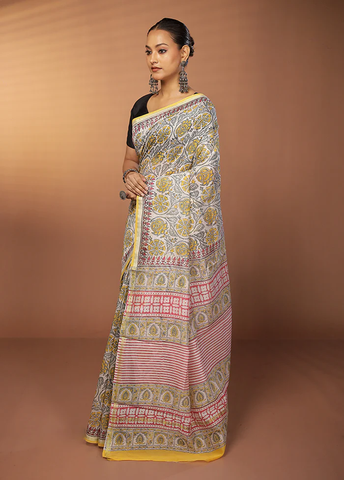 White Chanderi Silk Saree With Blouse Piece - Image 4