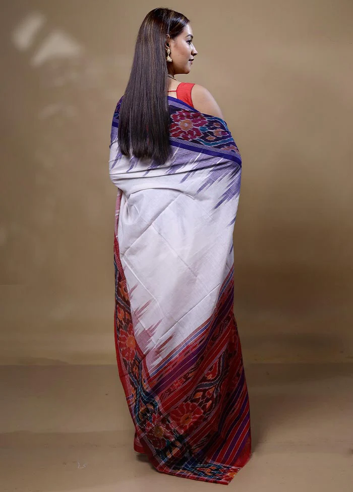 White Cotton Saree With Blouse Piece - Image 3