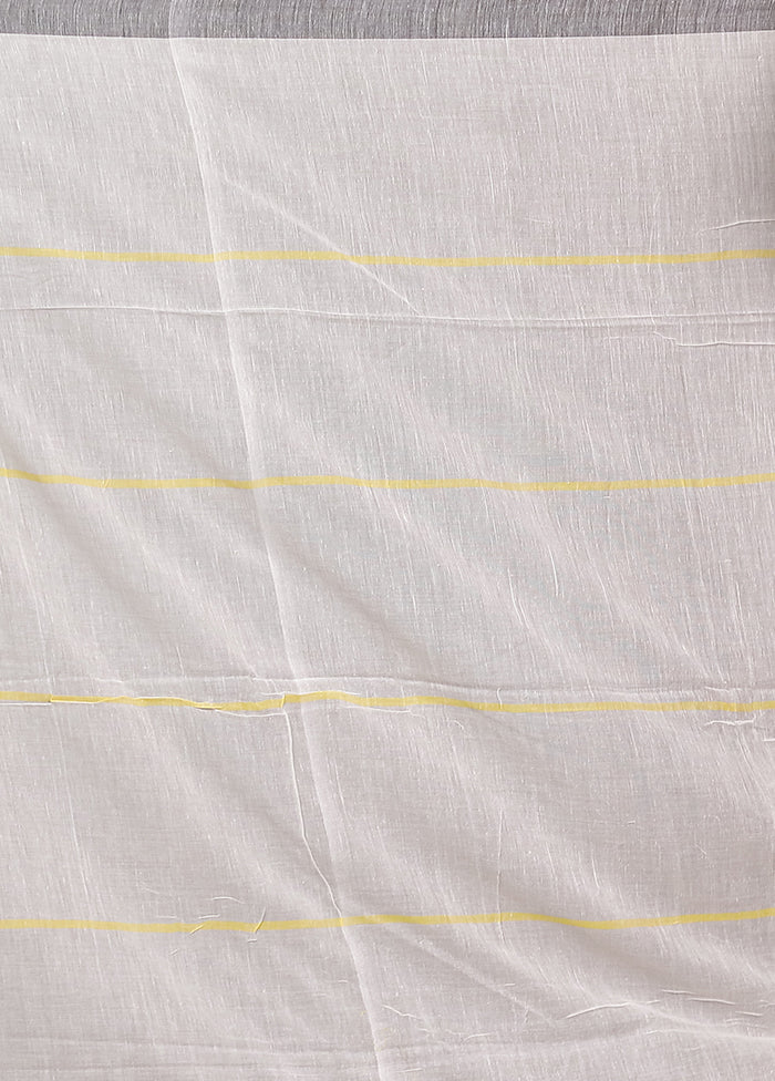 White Cotton Saree With Blouse Piece - Image 5