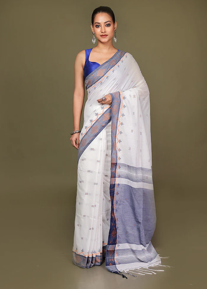 White Cotton Saree With Blouse Piece - Image 2