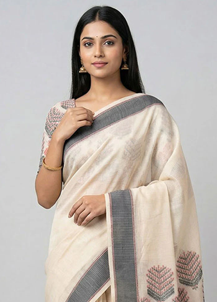 White Cotton Saree With Blouse Piece - Image 2
