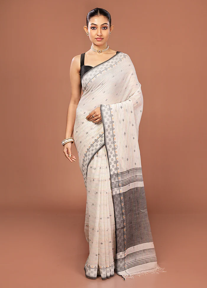 White Cotton Saree With Blouse Piece - Image 2