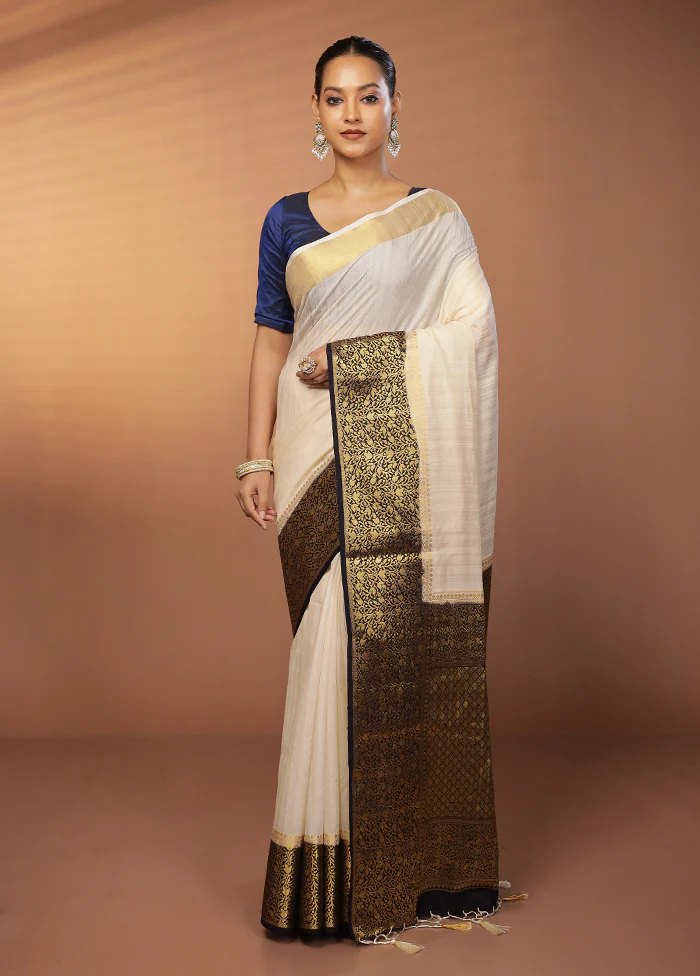 White Dupion Silk Saree With Blouse Piece - Image 2