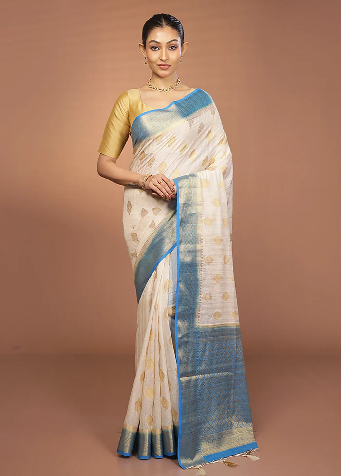 White Dupion Silk Saree With Blouse Piece - Image 2