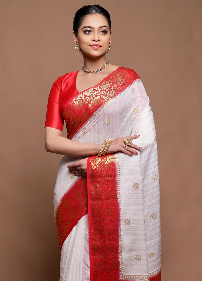White Dupion Silk Saree With Blouse Piece - Image 2