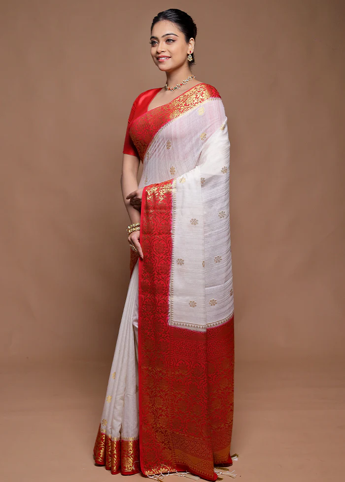 White Dupion Silk Saree With Blouse Piece - Image 4