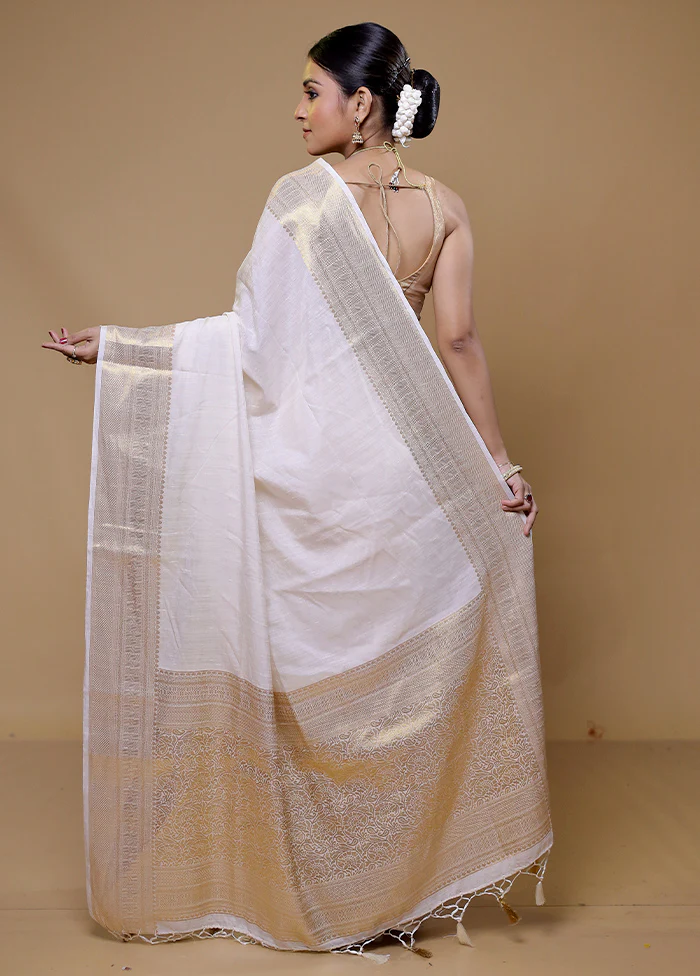 White Dupion Silk Saree With Blouse Piece - Image 3