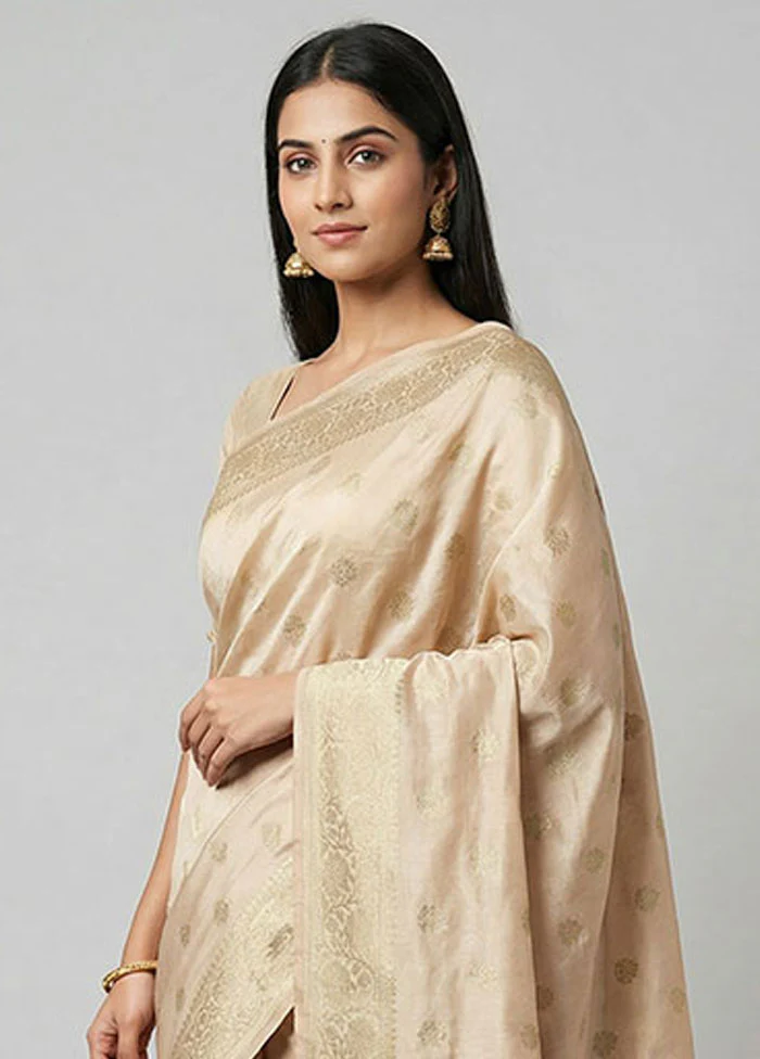 White Dupion Silk Saree With Blouse Piece - Image 2
