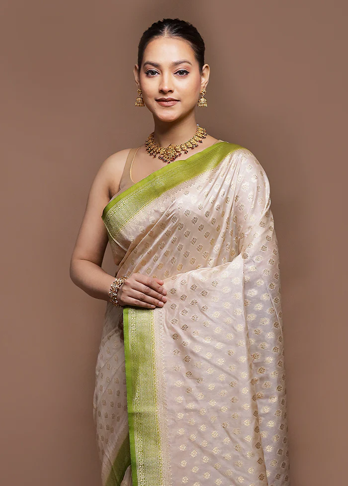 White Dupion Silk Saree With Blouse Piece - Image 2