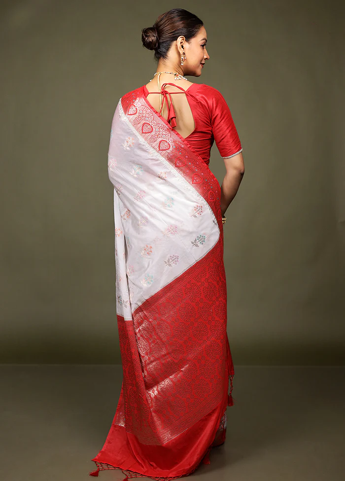 White Dupion Silk Saree With Blouse Piece - Image 3