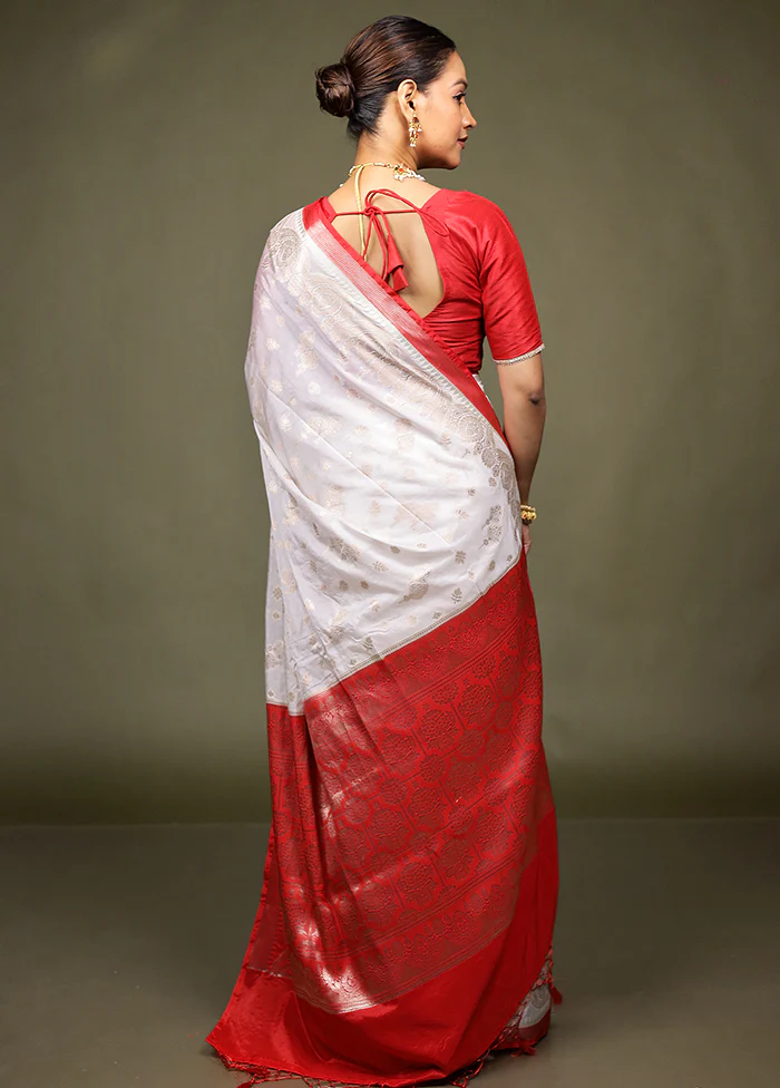 White Dupion Silk Saree With Blouse Piece - Image 3