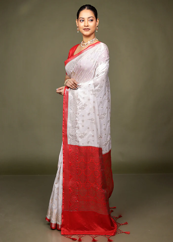 White Dupion Silk Saree With Blouse Piece - Image 4