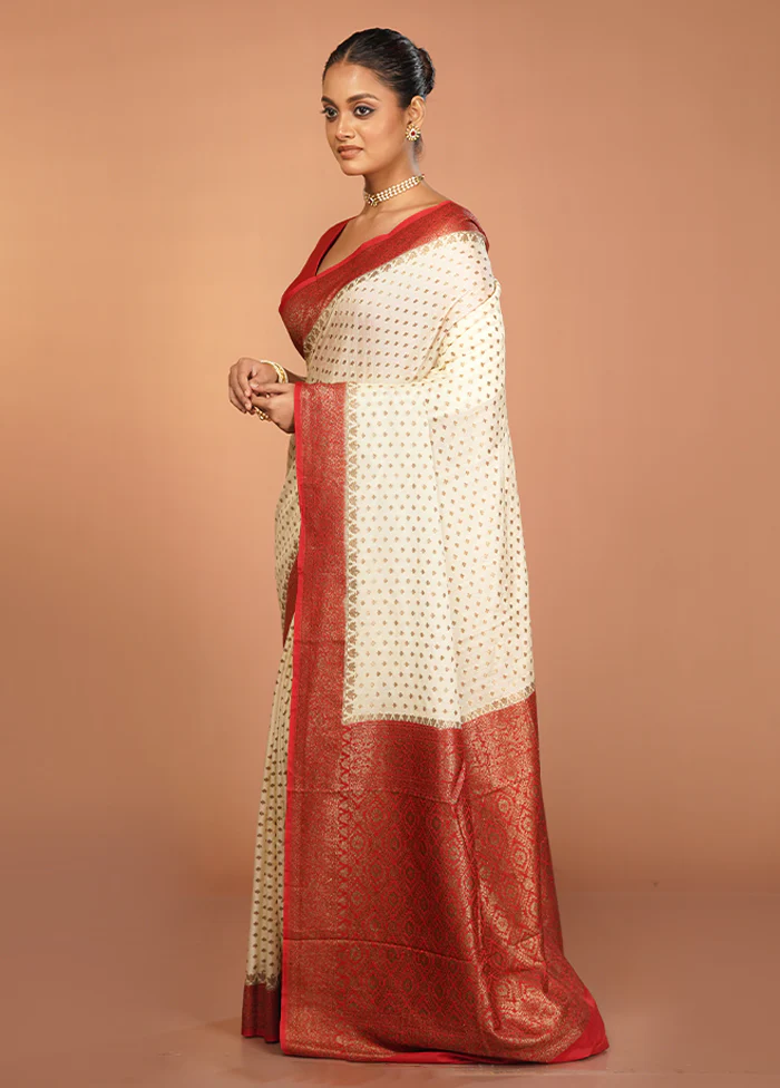 White Dupion Silk Saree With Blouse Piece - Image 4
