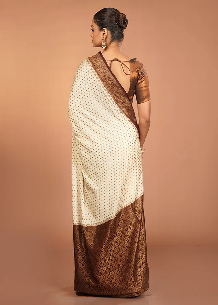 White Dupion Silk Saree With Blouse Piece - Image 3
