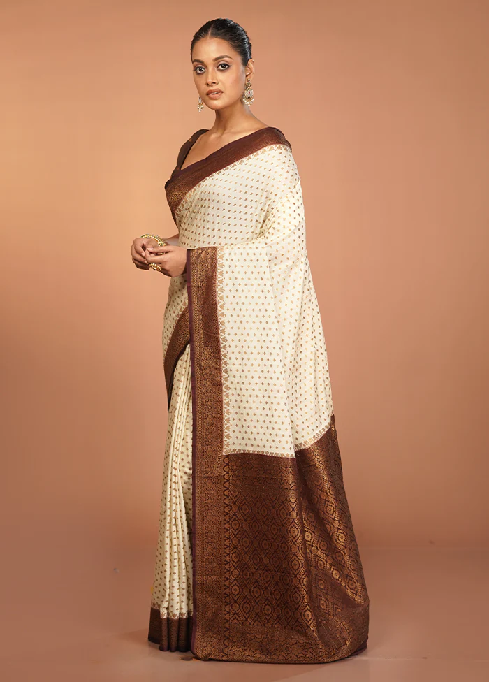 White Dupion Silk Saree With Blouse Piece - Image 4