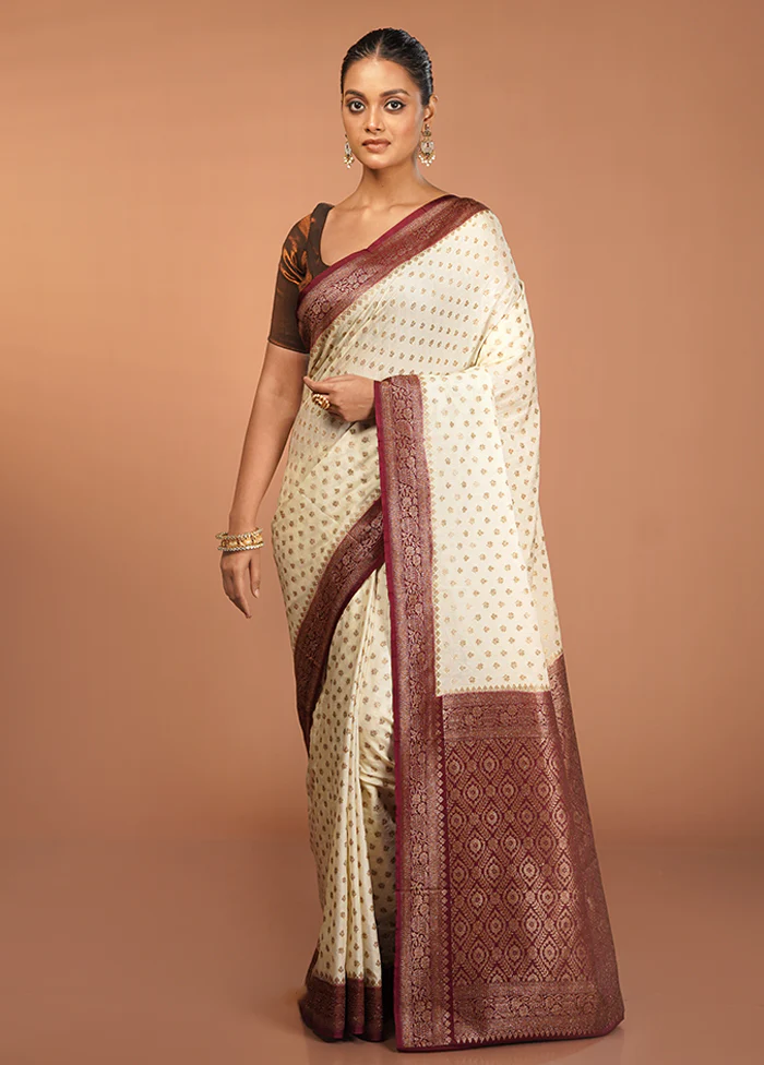 White Dupion Silk Saree With Blouse Piece - Image 2