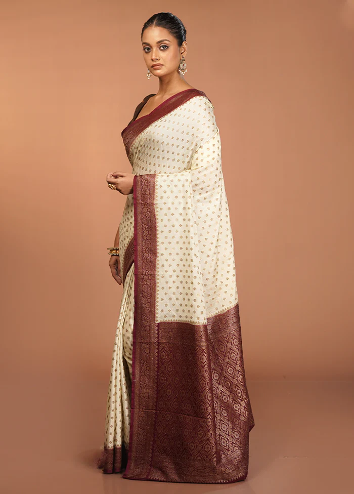 White Dupion Silk Saree With Blouse Piece - Image 4
